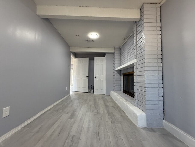 Building Photo - 5736 Shipp Dr