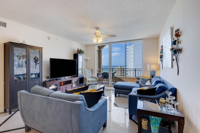 Building Photo - 2065 S Ocean Dr
