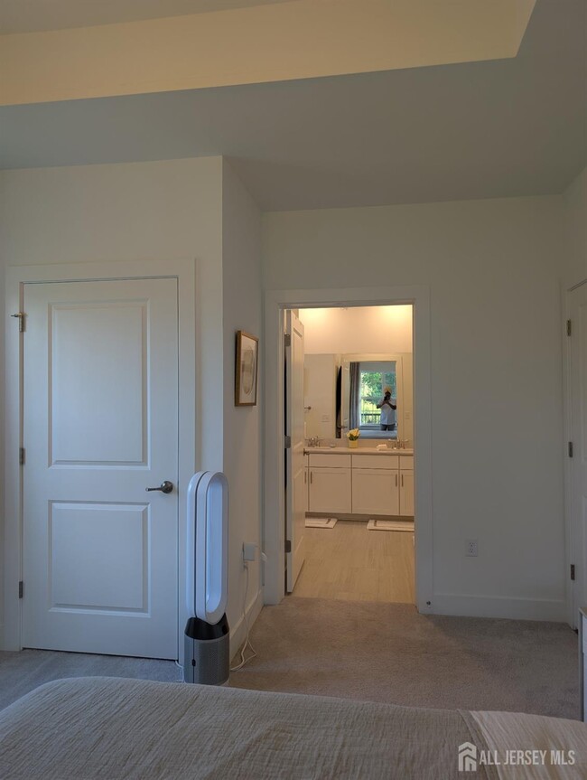 Building Photo - 1138 Vanderbergh Blvd