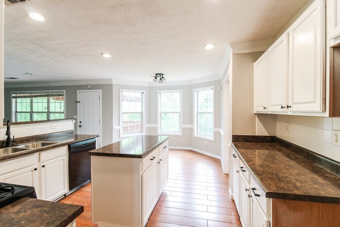 Building Photo - 2074 Riverlanding Cir