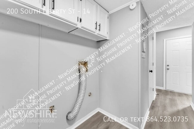 Building Photo - 200 S Liberty St