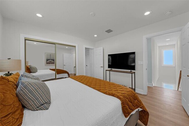 Building Photo - 4601 Bougainvilla Dr