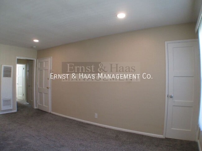 Building Photo - 4531 N Banner Dr