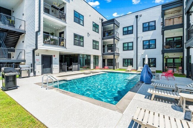Building Photo - 3101 Govalle Ave