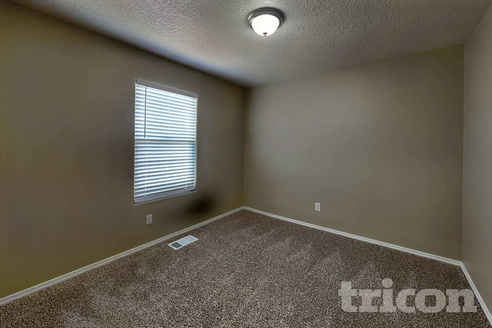 Building Photo - 6407 Black Hawk Dr NE