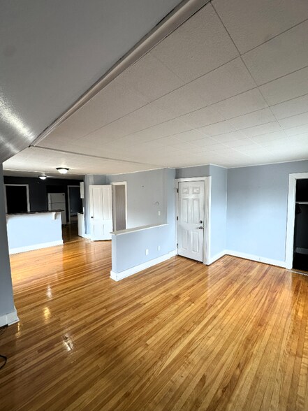 Building Photo - 23 Airlie St