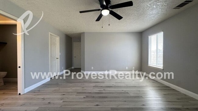 Building Photo - 13858 Rincon Rd