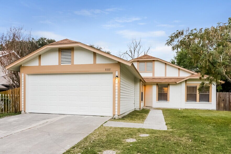 Primary Photo - 9335 Autumn Storm