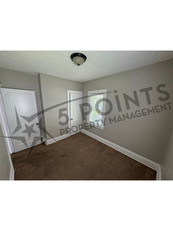 Building Photo - 957 Eddy Rd