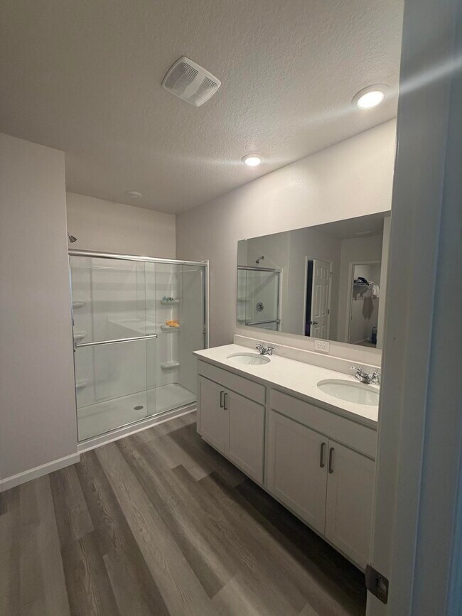 Building Photo - 2008 Olympia Ave SW