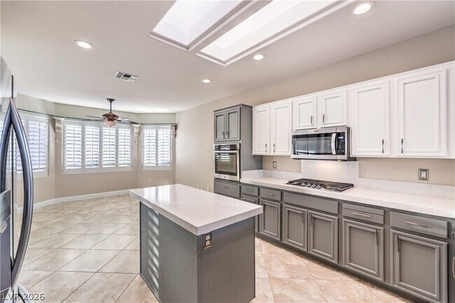 Building Photo - 2656 Riceville Dr