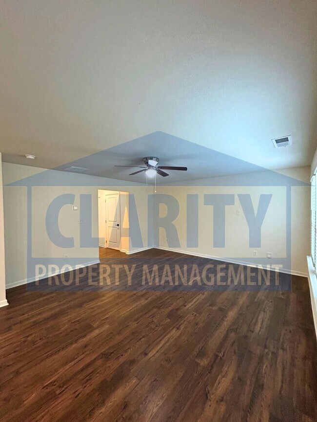 Building Photo - Beautiful 3 bedroom home in North Cleveland neighborhood!