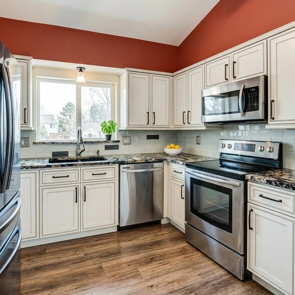 Building Photo - 504 S Laredo Cir