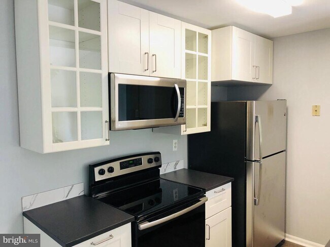 Building Photo - 11510 Little Patuxent Pkwy