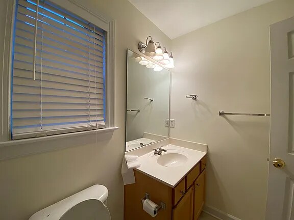 Building Photo - 210 Kelly W Dr