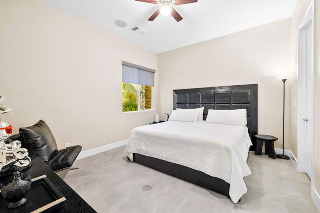 Building Photo - 8396 Sweetwater Creek Way