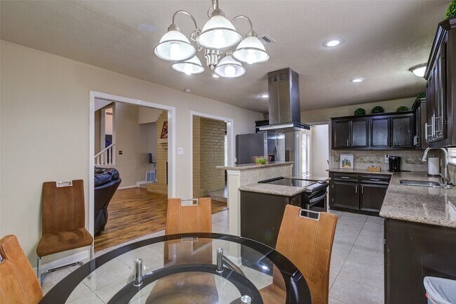 Building Photo - 6614 Winkleman Rd