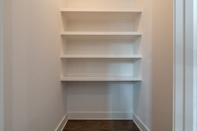 Building Photo - 700 James Ave