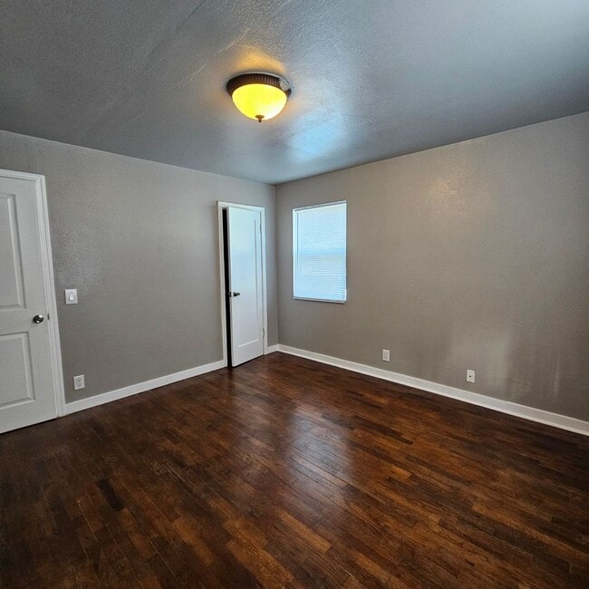 Building Photo - 2-Bedroom Charmer with Bonus Studio & Gara...