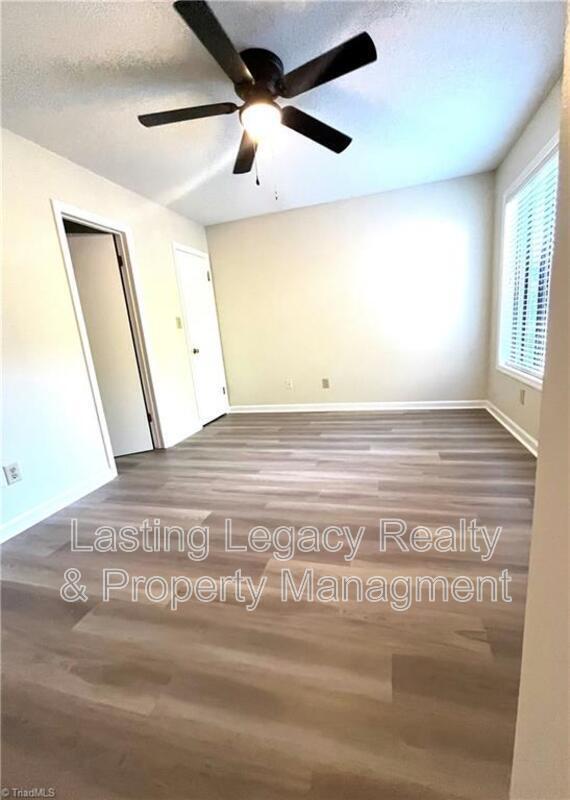 Building Photo - 212 Ridge Forest Ct