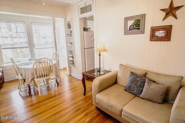 Building Photo - 424 Barksdale St