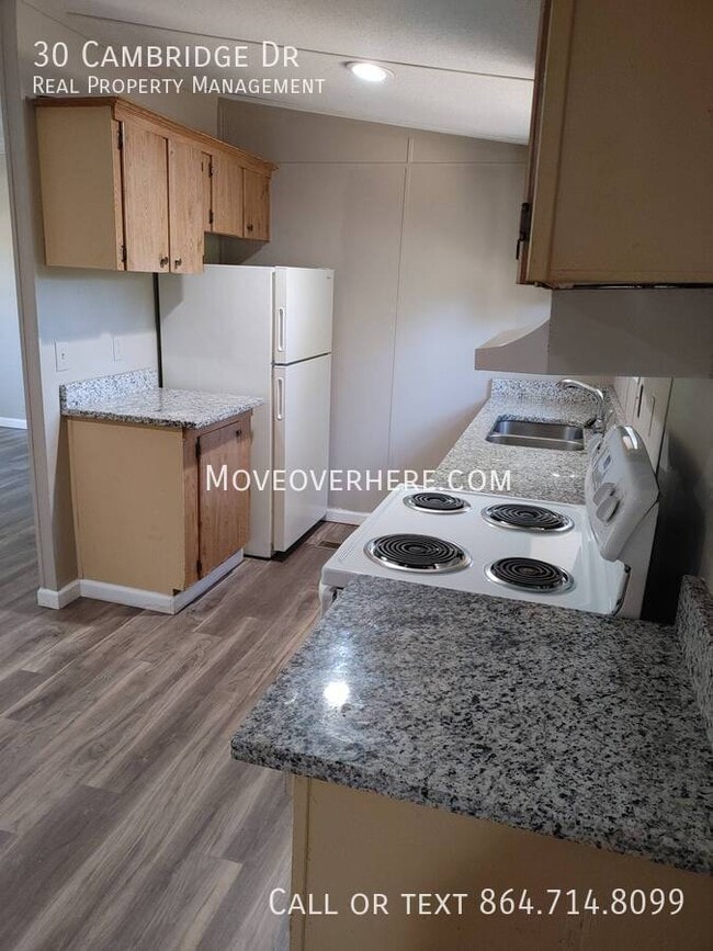 Building Photo - 30 Cambridge Dr