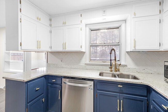 Building Photo - Ward Road SFH