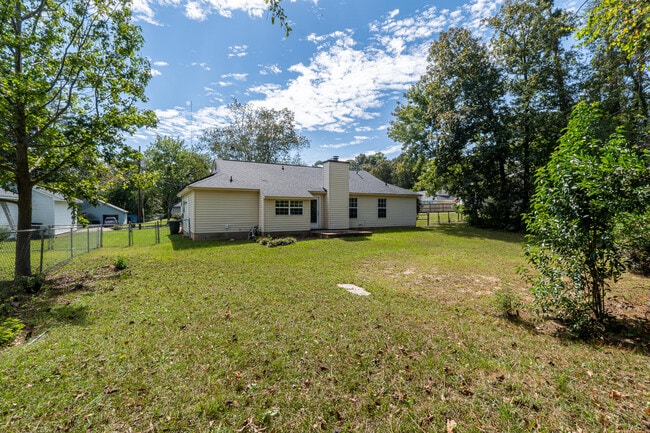 Building Photo - 5 Astor Ct