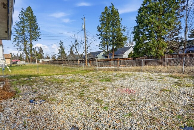 Building Photo - 1916 N 8th St