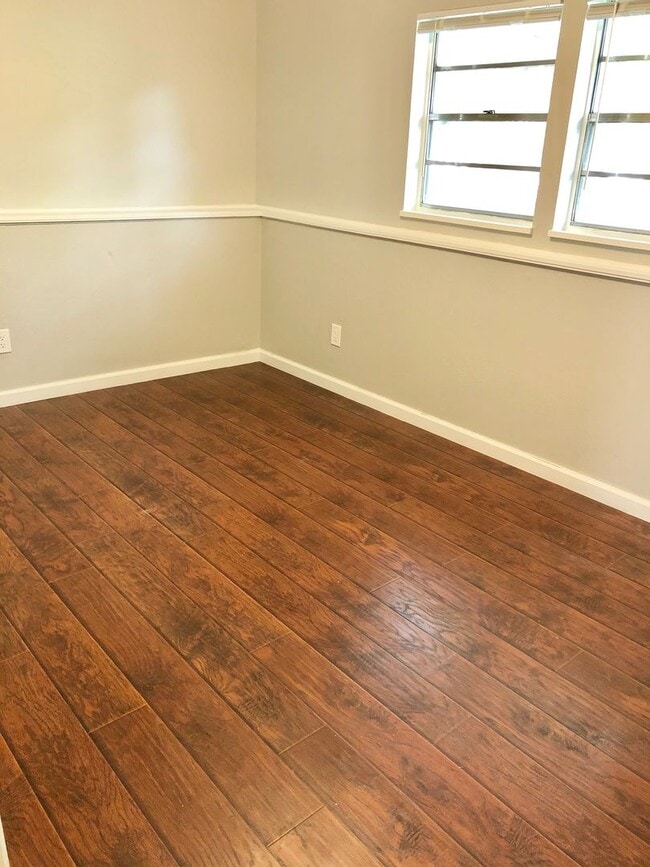 Building Photo - Spacious 4 Bed, 2 Bath House in West Fort ...