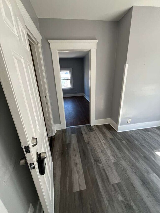 Building Photo - 436 Poplar St