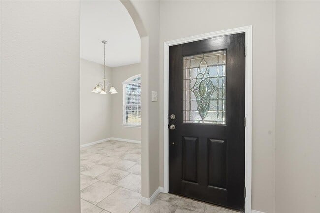 Building Photo - 3411 Country Club Blvd