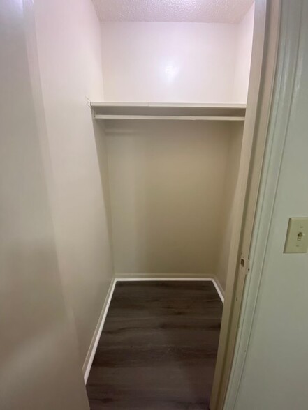 Building Photo - 101 Swan Dr