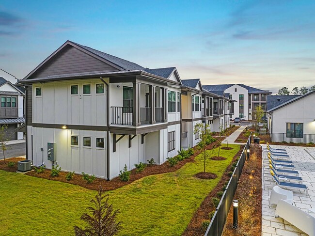 Building Photo - 1559 W 9 Mile Rd