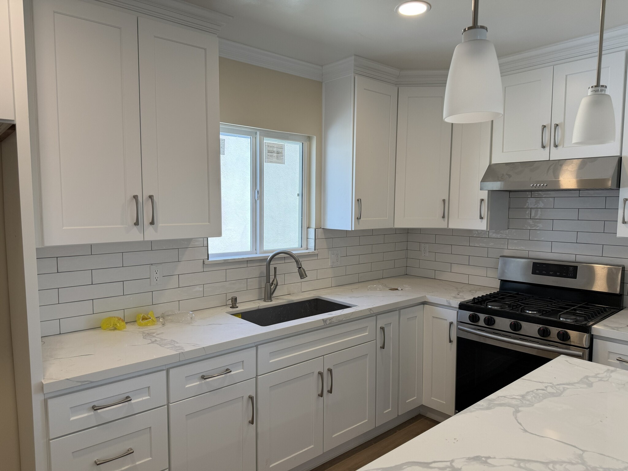 Large sink with a window above - 619 Linwood Ave