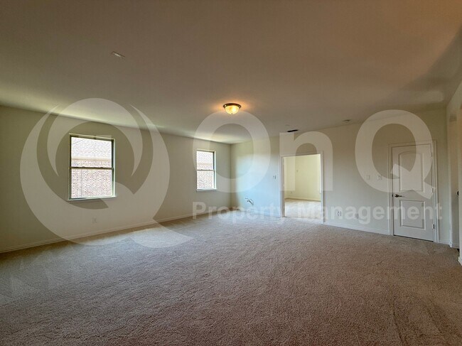Building Photo - 1165 Clearwater Dr