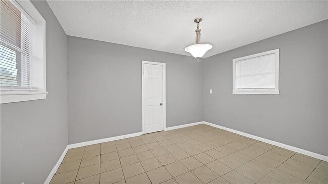 Building Photo - 2105 Olive St