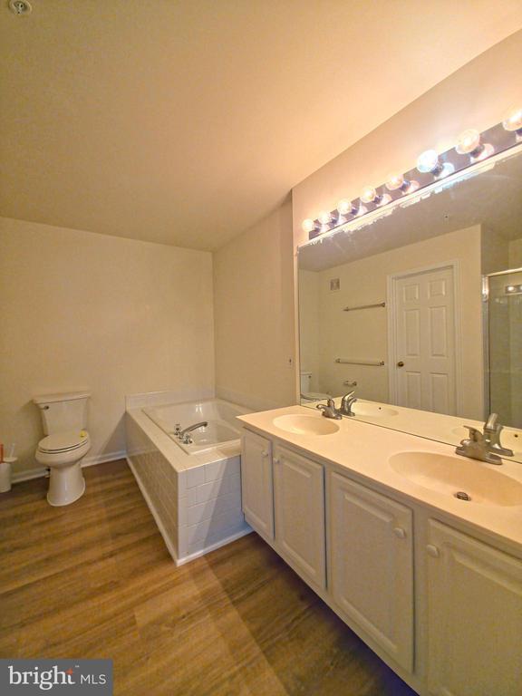 Building Photo - 5310 Birds View Ln