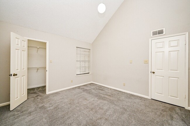 Building Photo - 2300 Old Spanish Trl