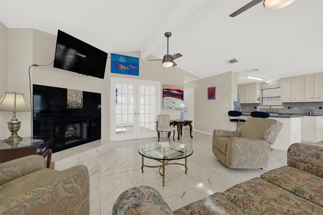 Building Photo - 1414 Bayshore Dr