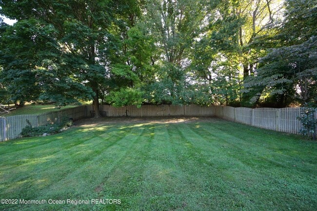 Building Photo - 18 Crestview Dr