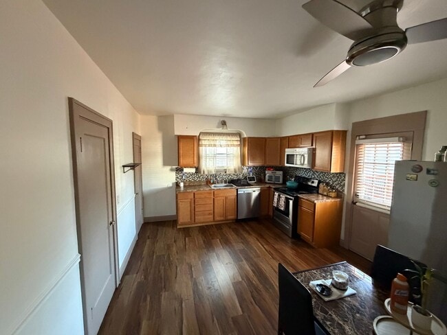 Building Photo - 1707 N Charles St