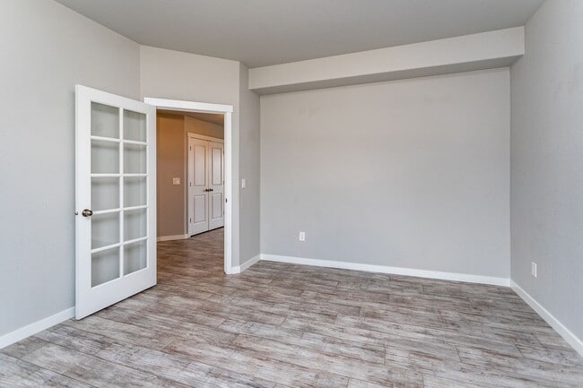 Building Photo - Spacious 5-Bedroom Home with Finished Base...