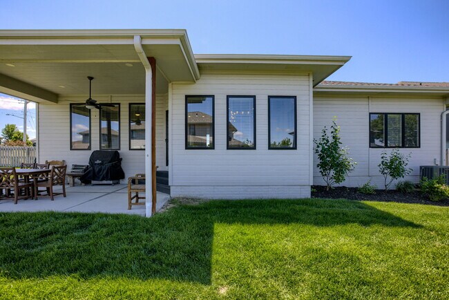 Building Photo - 19202 Taylor Cir
