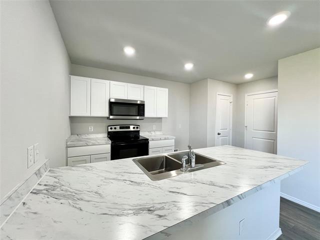 Building Photo - 825 Eagles Nest Dr