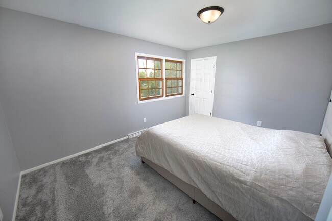 Building Photo - 10234 N La Cresta Dr