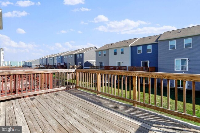 Building Photo - 273 Magellan Dr