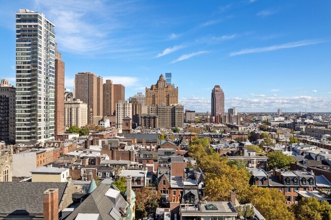 Building Photo - Incredible Rittenhouse Home