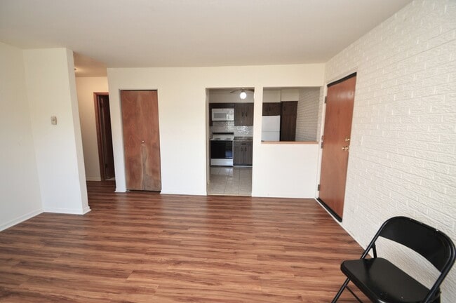 Building Photo - 9907 W 58th St