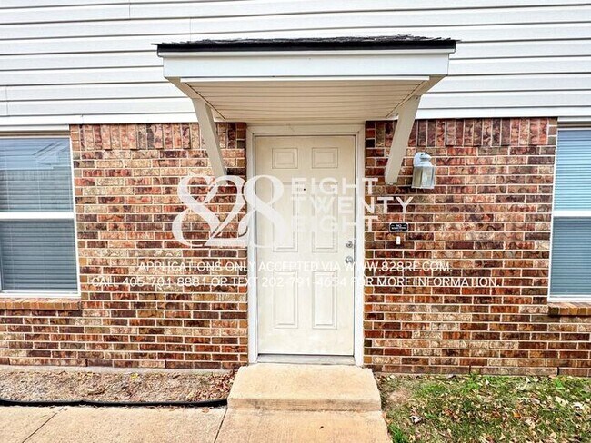 Building Photo - ADORABLE East Norman 3 Bed/2 Bath Duplex Available NOW in Eastridge!